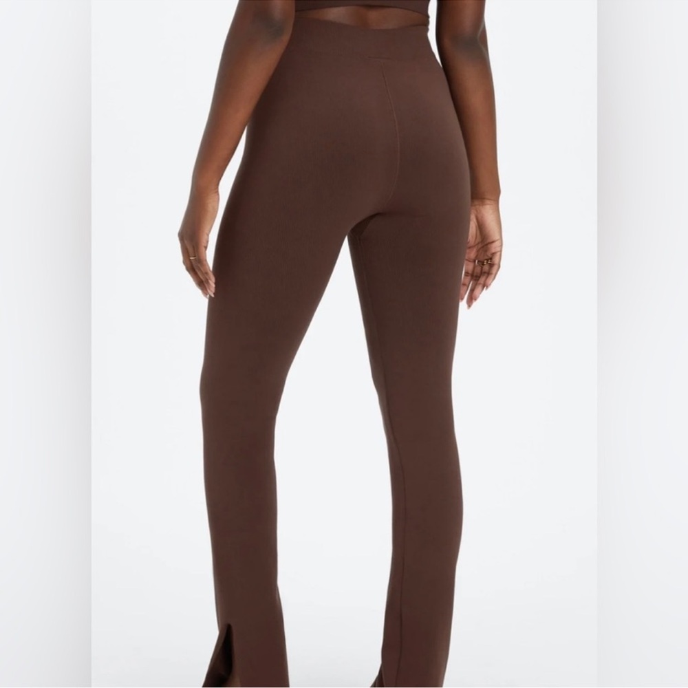 Fabletics Cloud Seamless High Waisted Pant In Chicory Coffee Medium - Picture 3 of 14